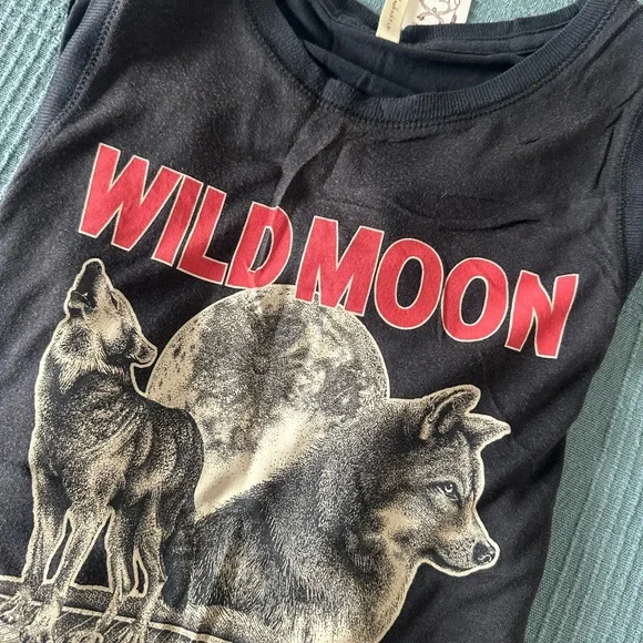 Wild Moon 🐺 - Picture 6 of 7